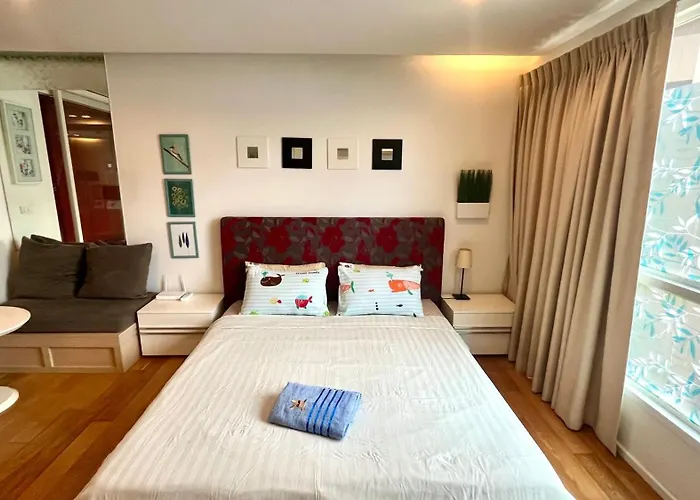 Comfortable Studio, Walk To Bts, Free Wi-fi, Great Location *
