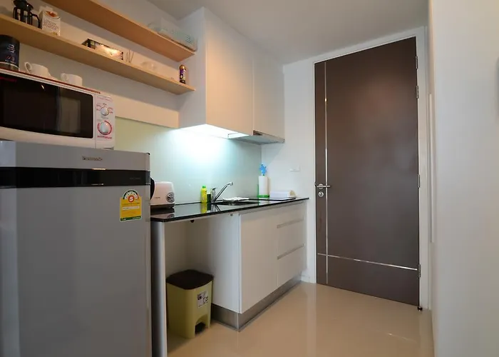 Comfortable Studio, Walk To Bts, Free Wi-fi, Great Location *